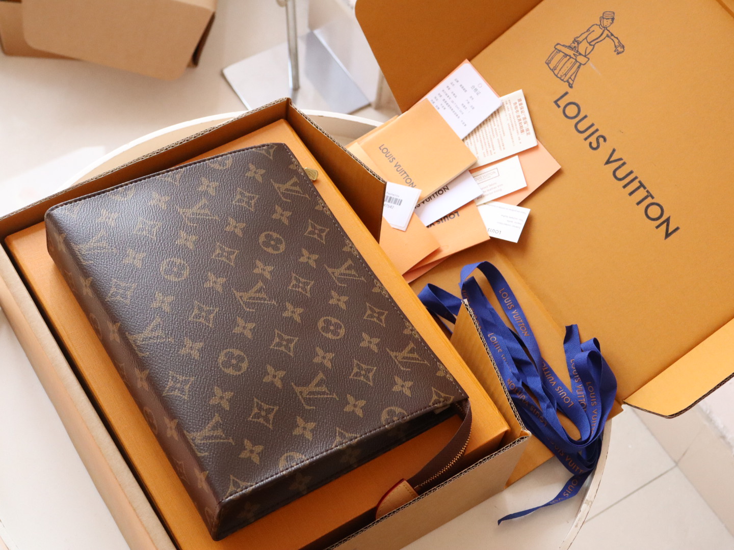 Louis Vuitton Monogram TOILETRY POUCH 26 M47542