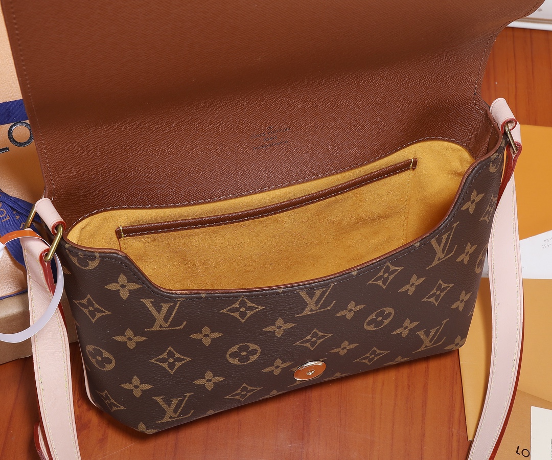 Louis Vuitton Musette Tango Short Shoulder Bag M51257