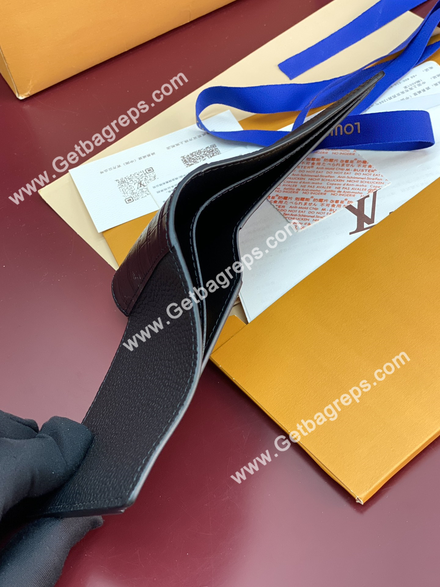 Louis Vuitton N88115 Wallet Black-1
