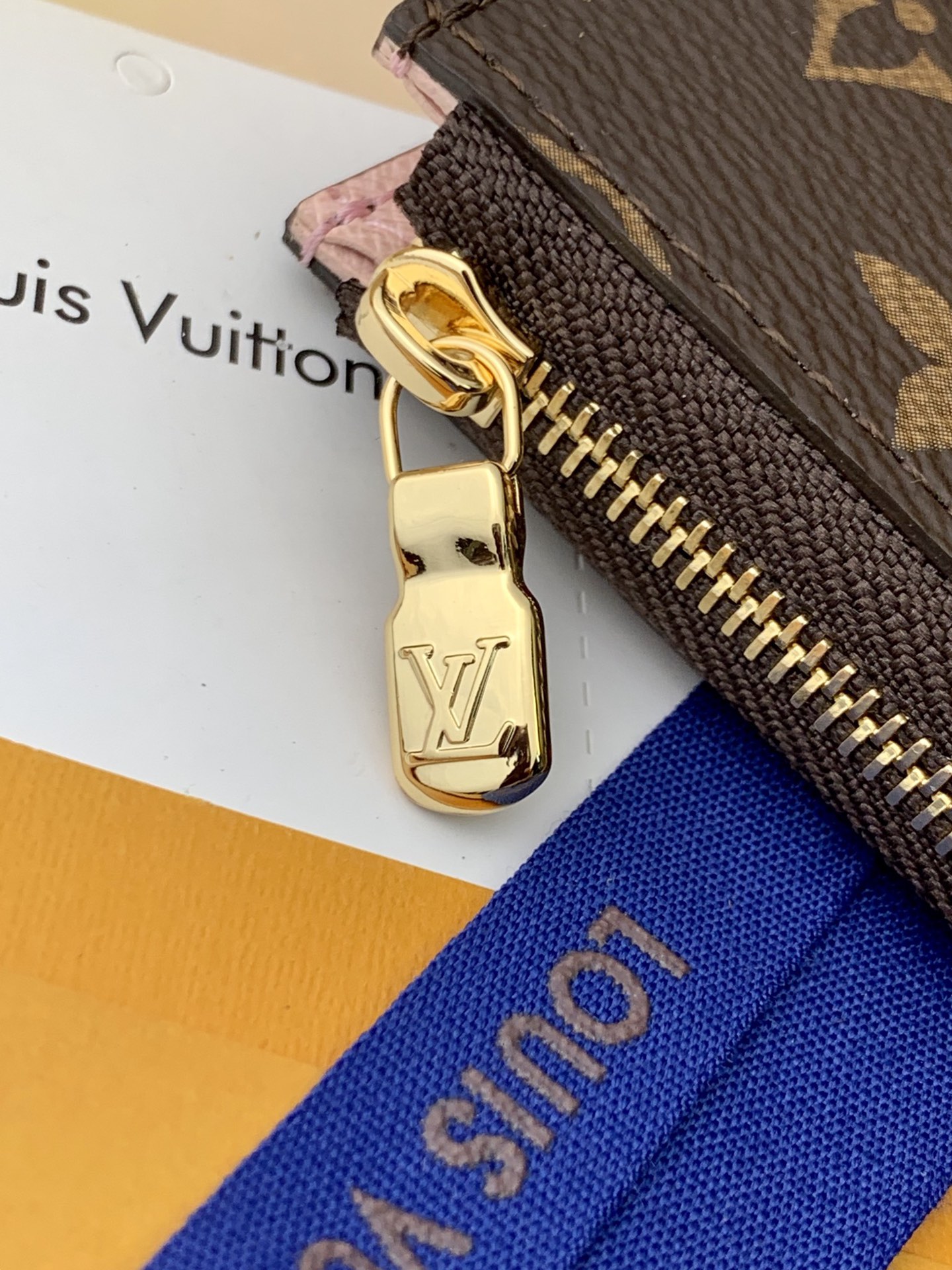 Louis Vuitton Noa Keychain Coin Purse