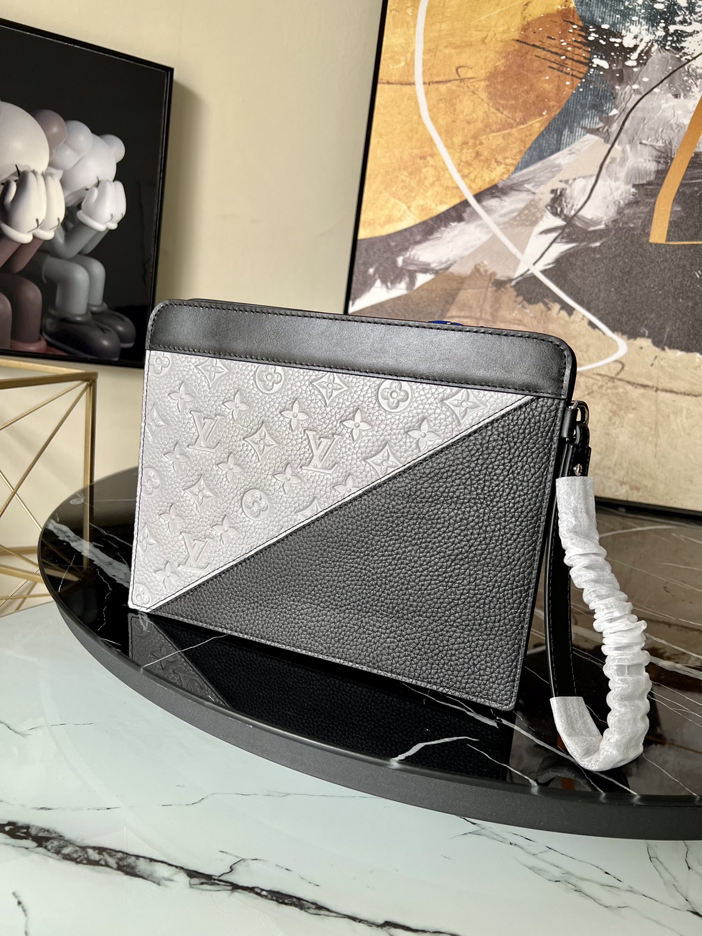 Louis Vuitton Pochette Voyage MM M81310