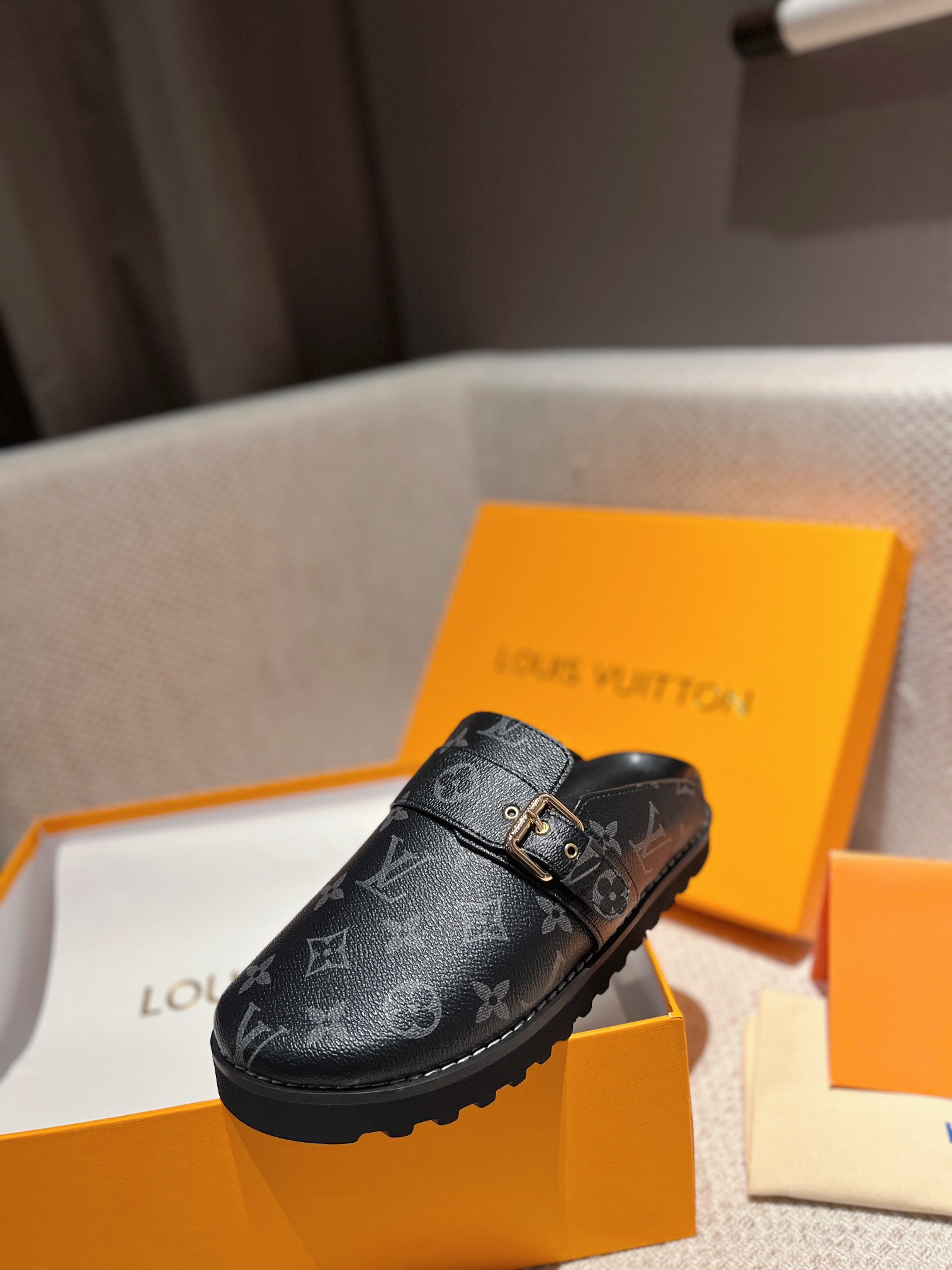 Louis Vuitton Slides Men and Women-002 Size 35-45