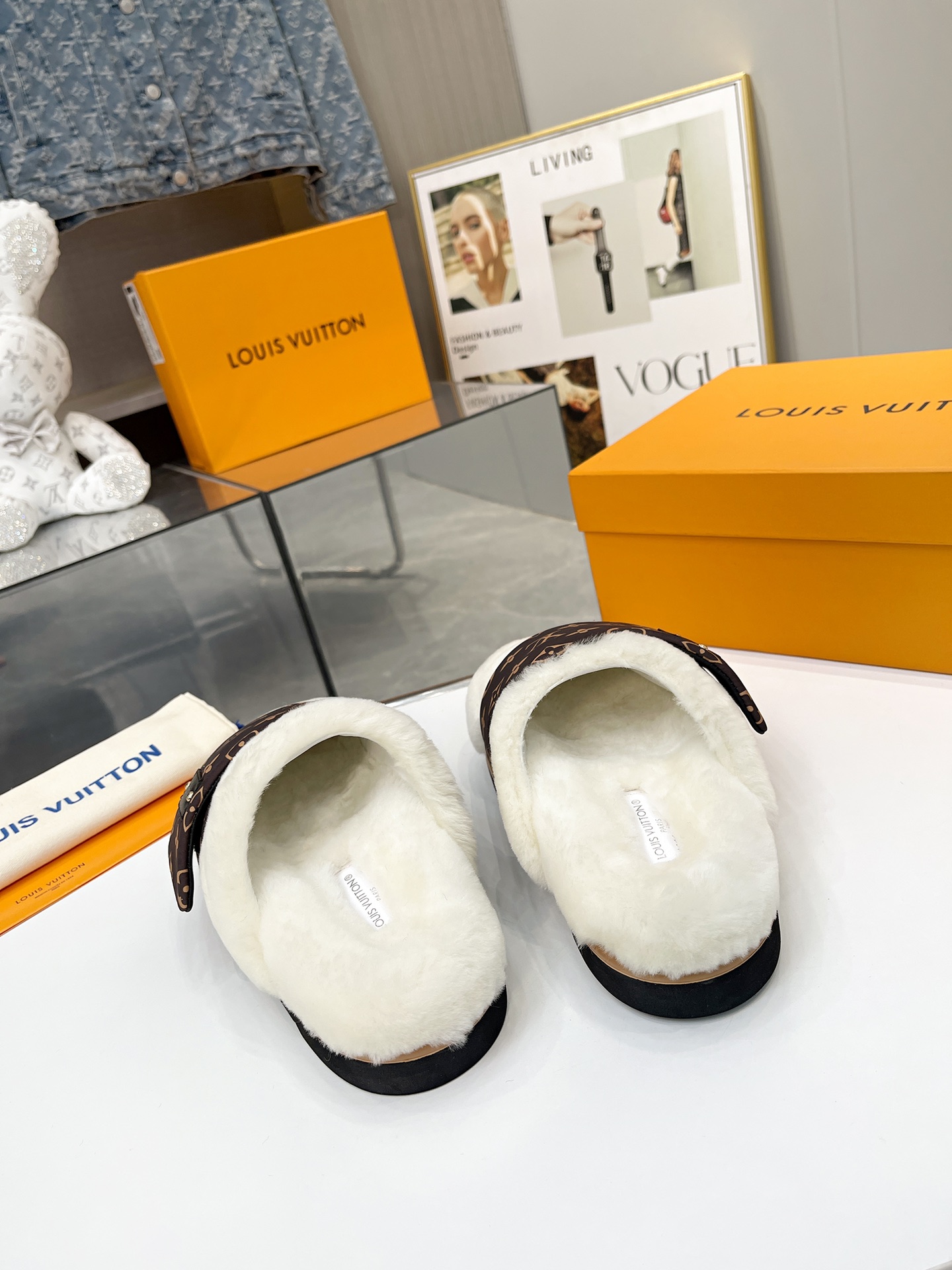 Louis Vuitton Wintry Slipper Men and Women-001 Size 35-45