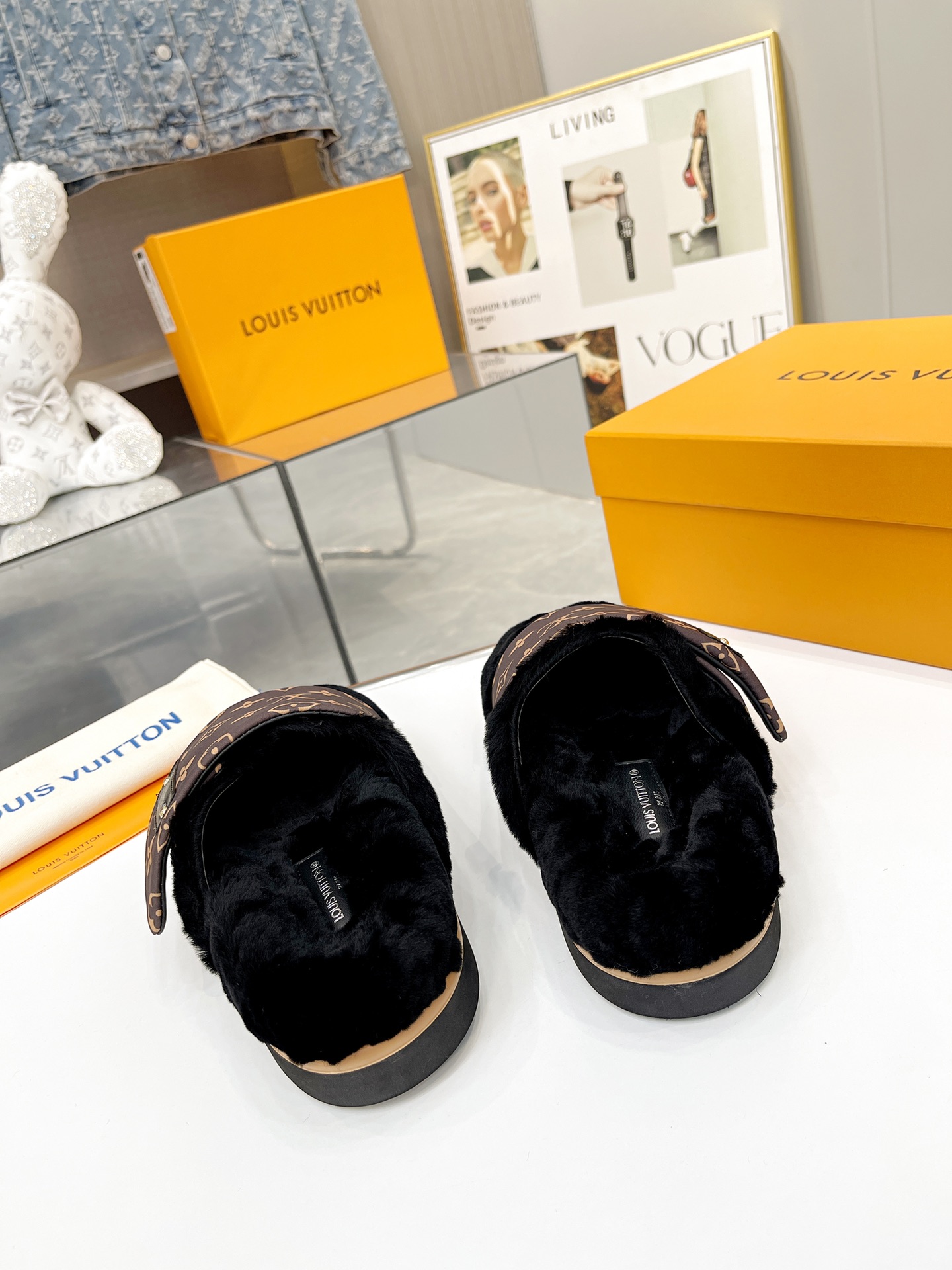 Louis Vuitton Wintry Slipper Men and Women-002 Size 35-45