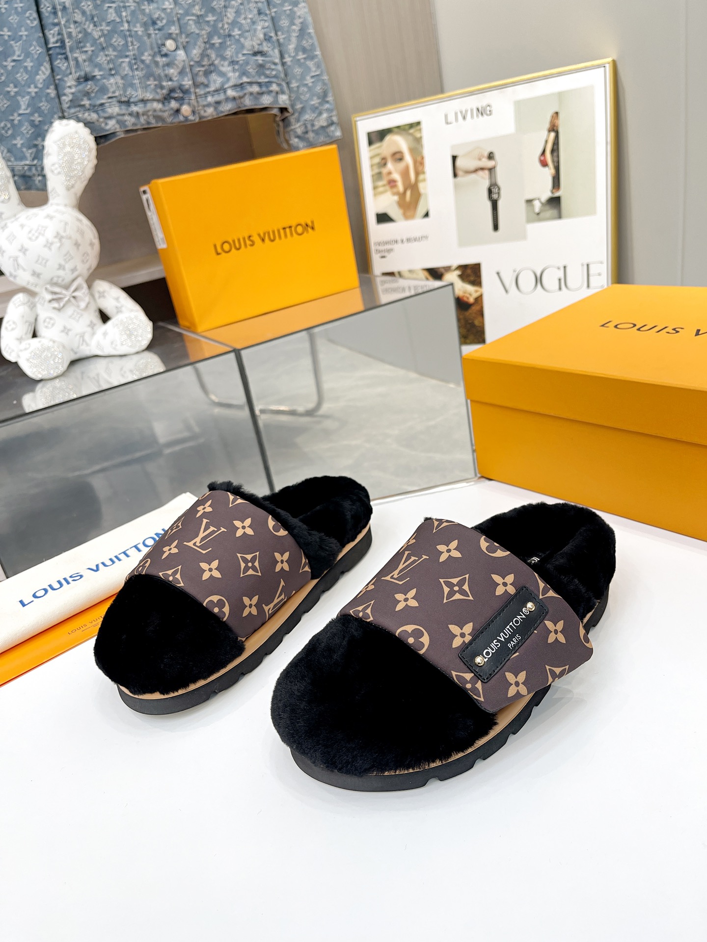 Louis Vuitton Wintry Slipper Men and Women-002 Size 35-45