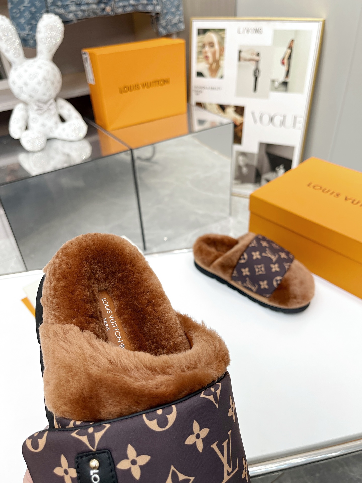 Louis Vuitton Wintry Slipper Men and Women-003 Size 35-45