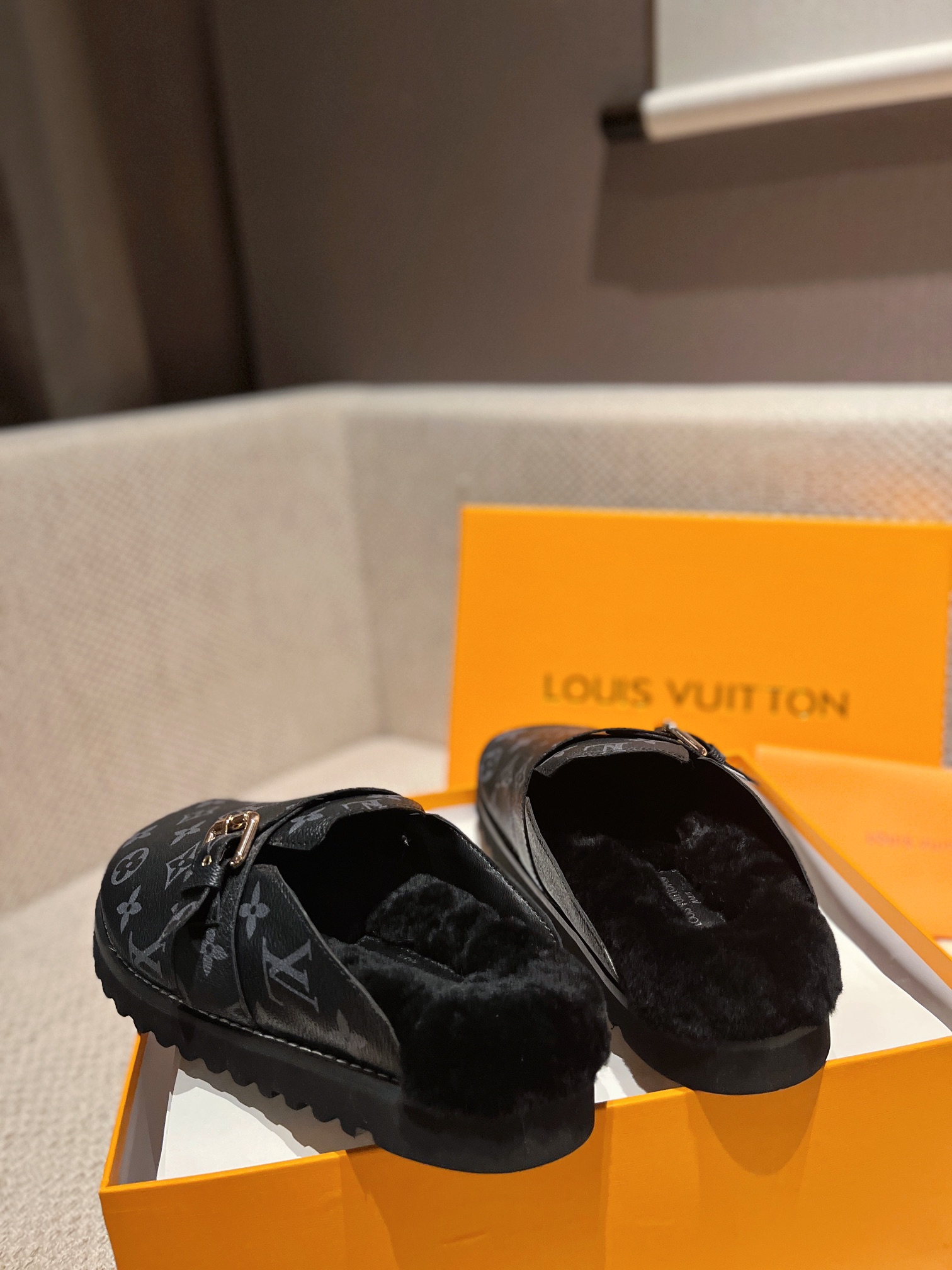 Louis Vuitton Wintry Slipper Men and Women-008 Size 35-45