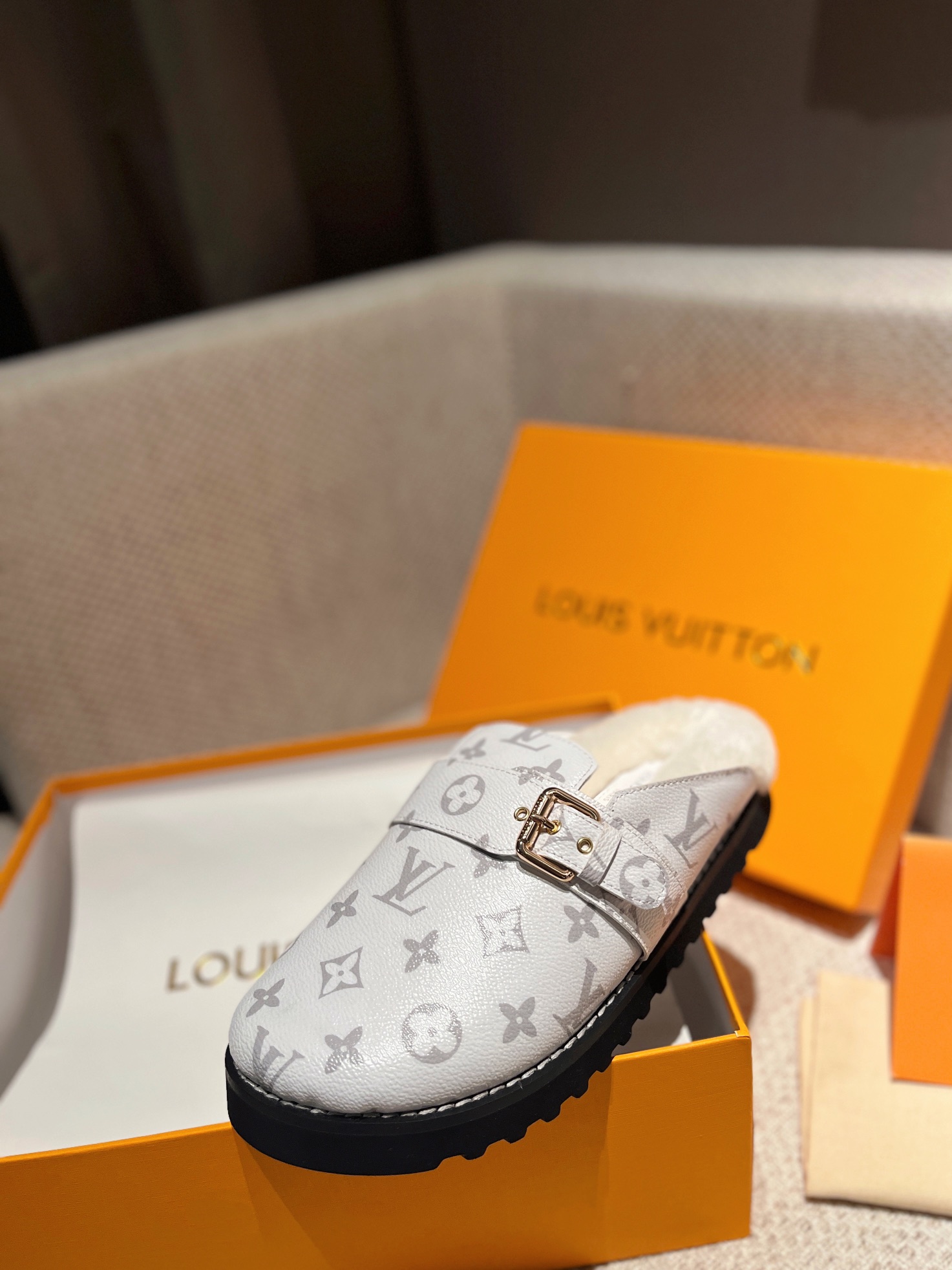 Louis Vuitton Wintry Slipper Men and Women-009 Size 35-45