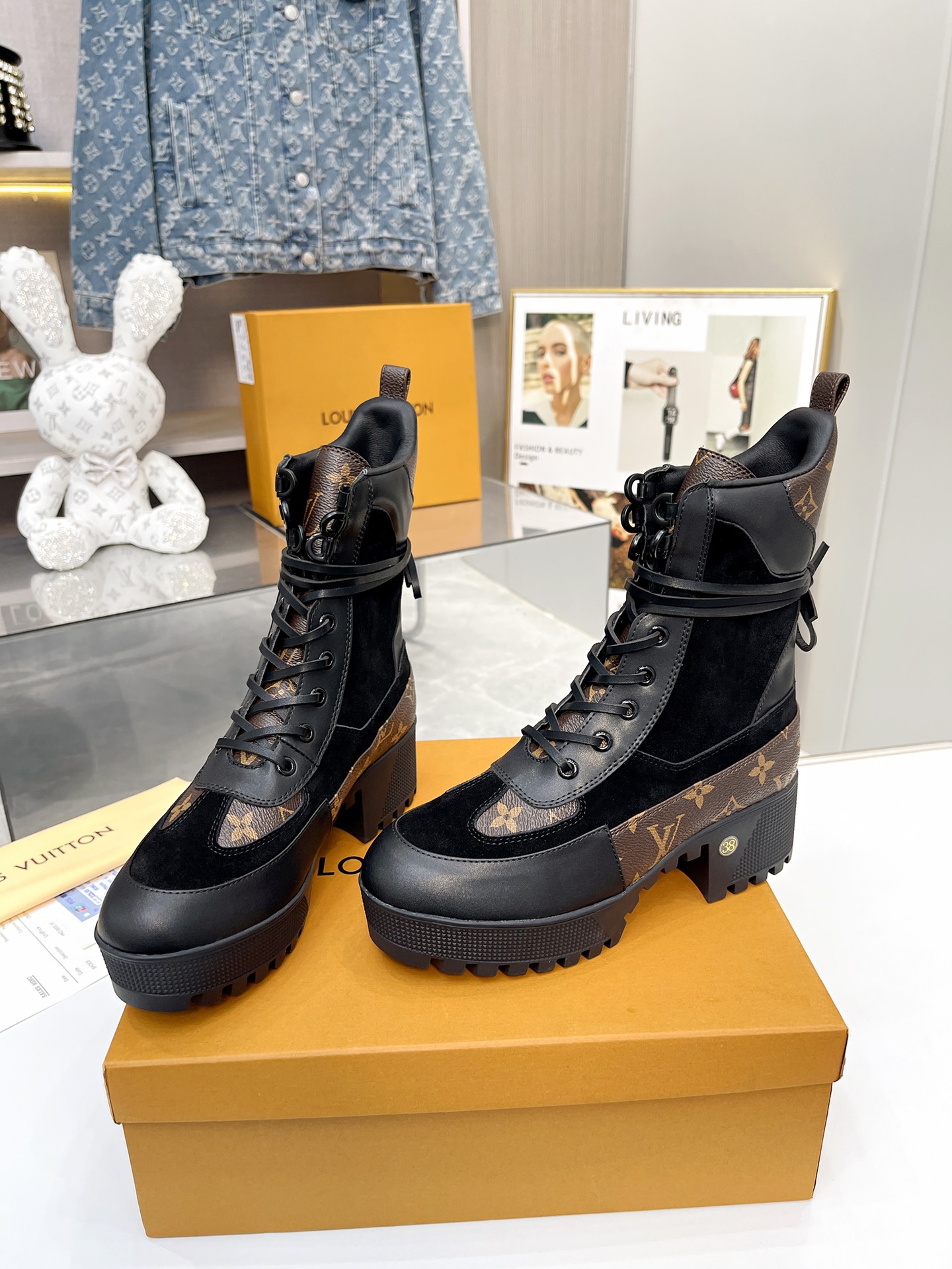 Louis Vuitton Women Boots-0002  Size 35-41