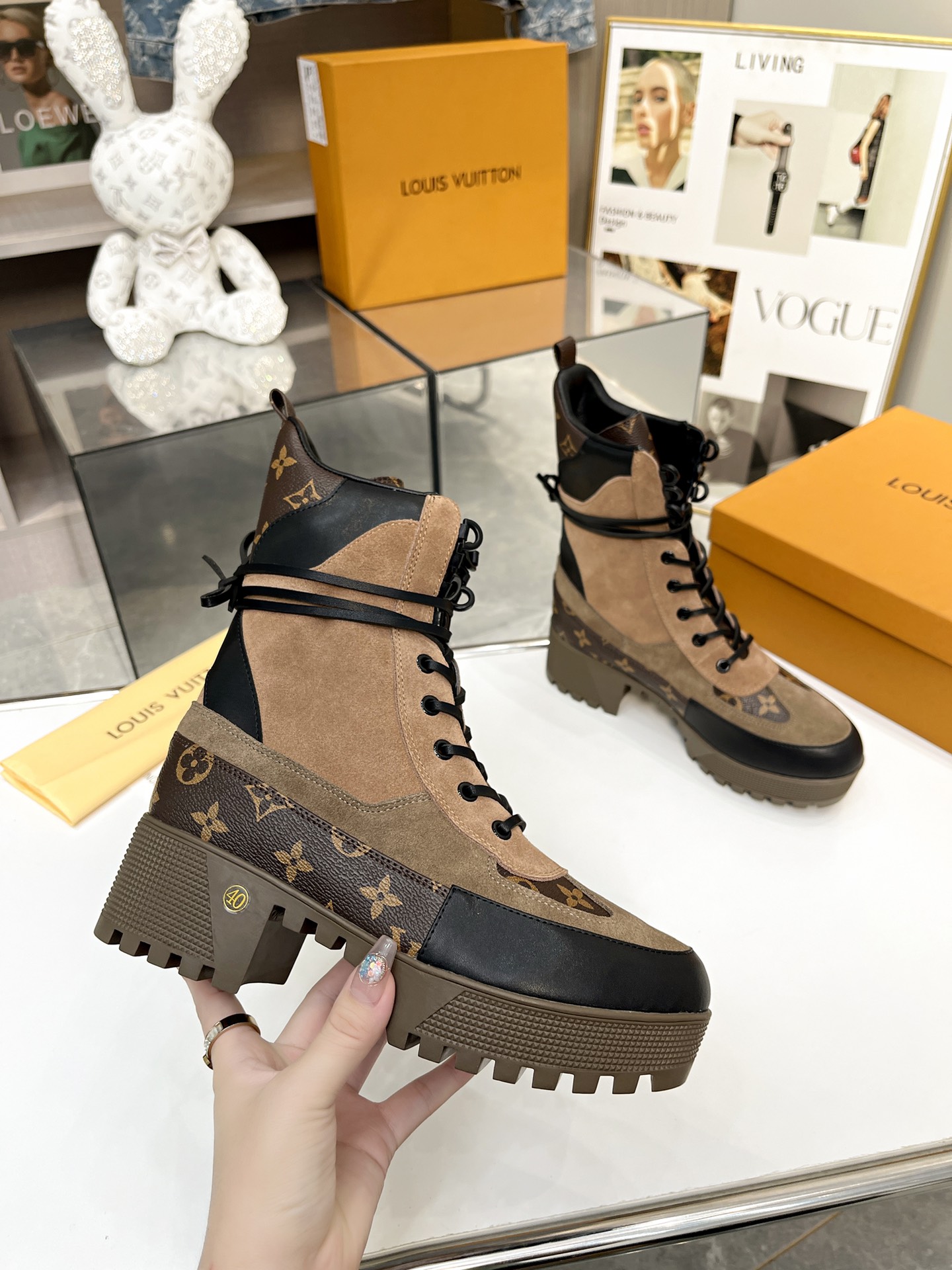 Louis Vuitton Women Boots-0005  Size 35-41