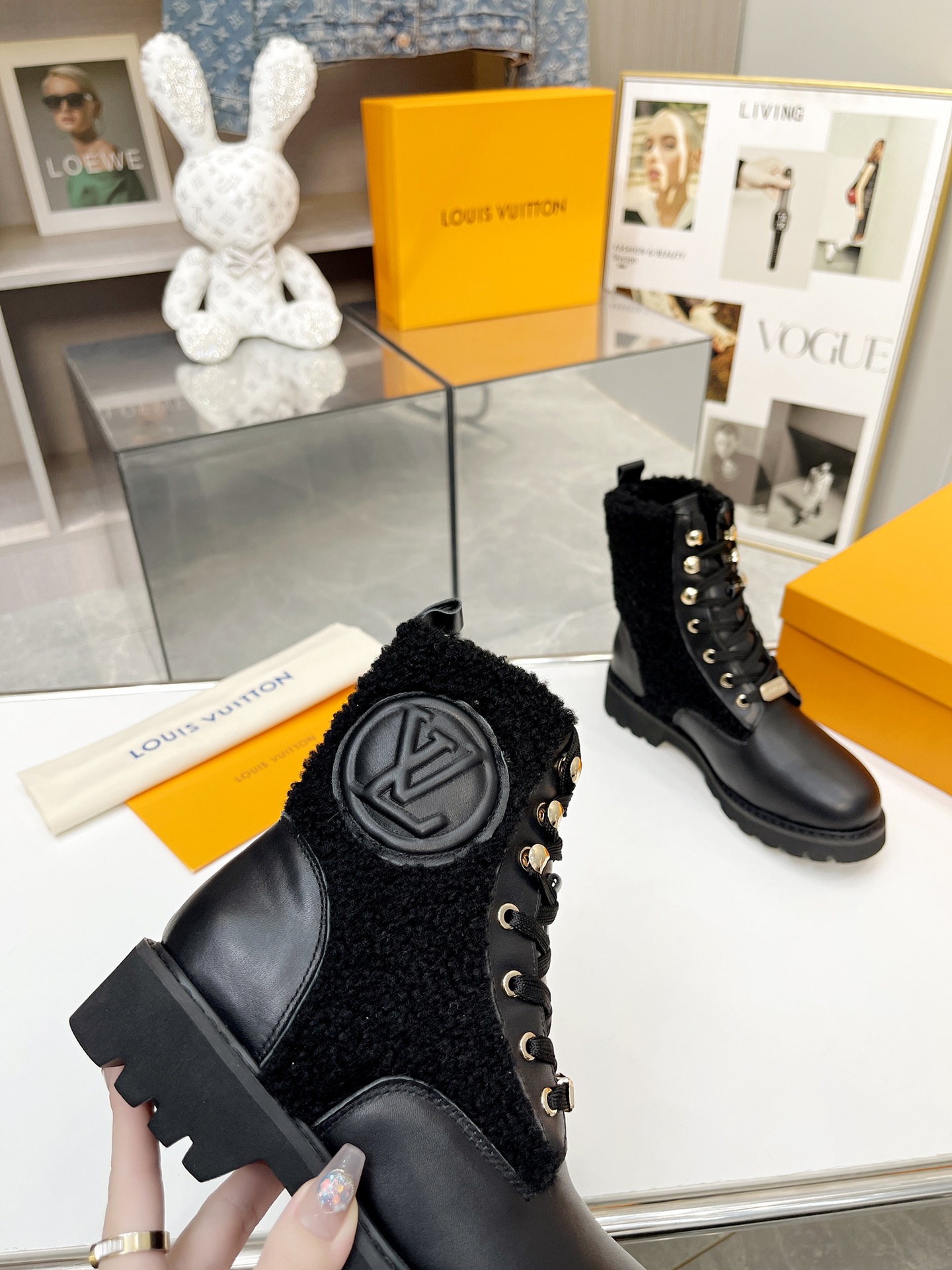 Louis Vuitton Women Boots-0009  Size 35-41