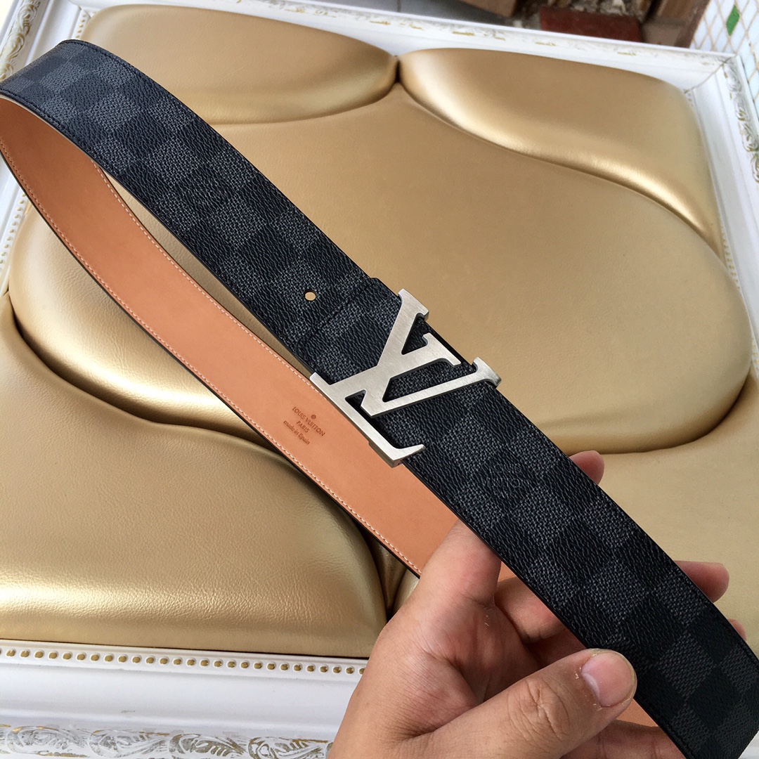 Louis Vuitton Womens Leather Belt Width 4cm 152