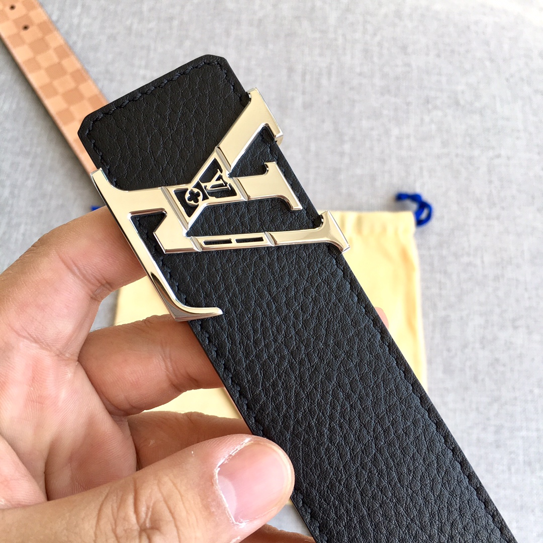 Louis Vuitton Womens Leather Belt Width 4cm 159