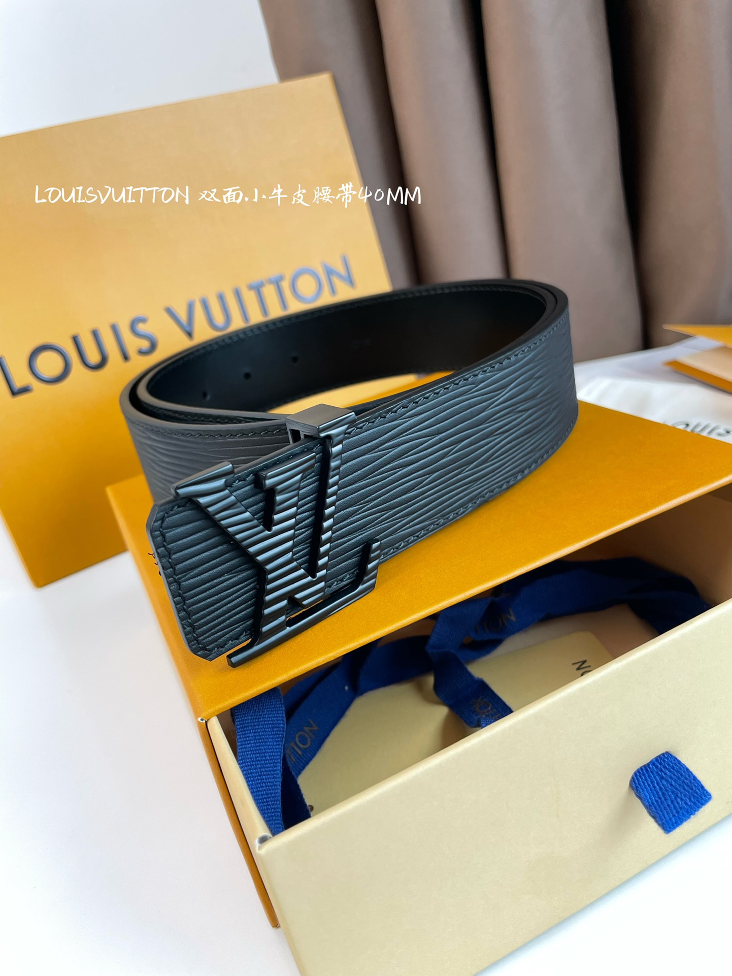 Louis Vuitton Womens Leather Belt Width 4cm 171