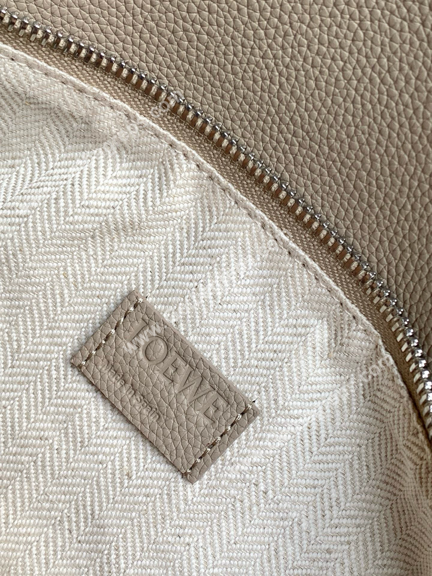 Medium Puzzle Edge bag in Classic Calfskin-002