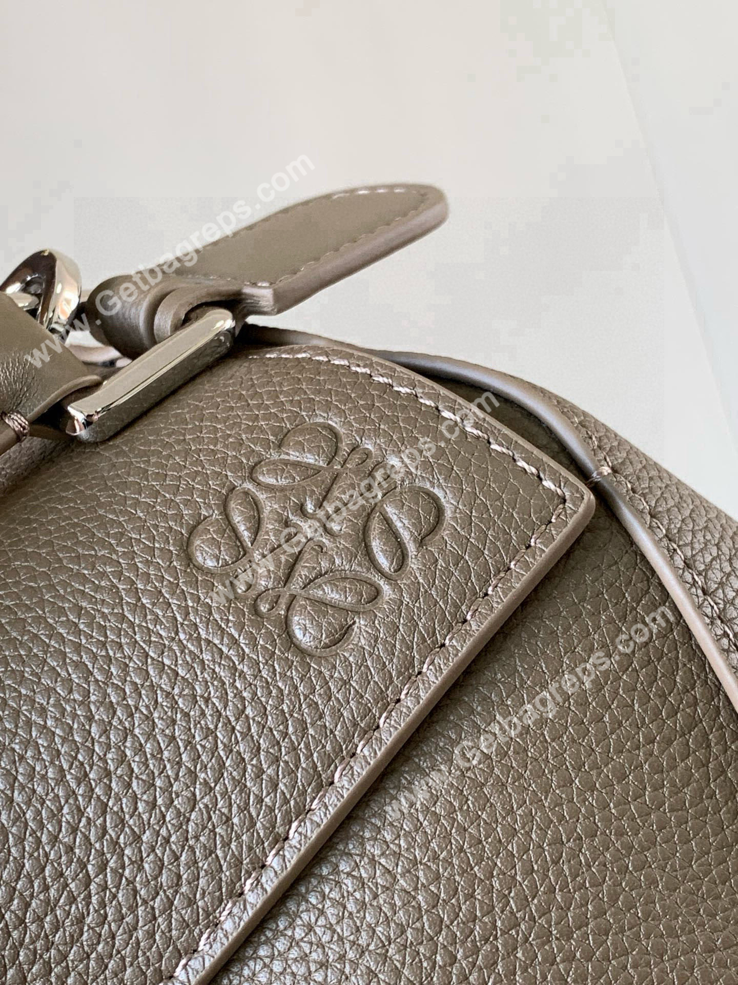 Medium Puzzle Edge bag in Classic Calfskin-010