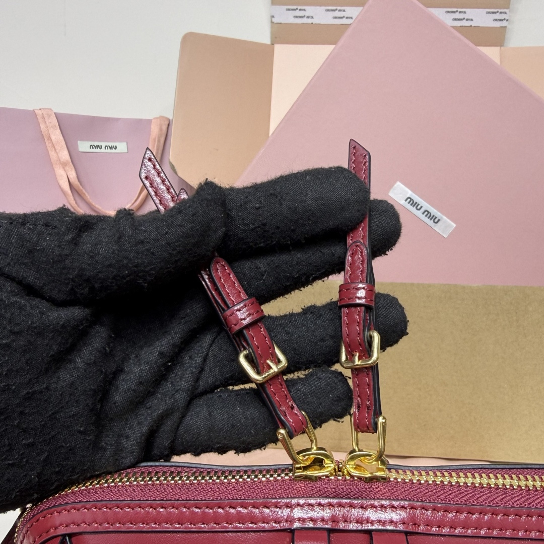 MiuMiu 5BF131 Caprice Leather Clutch Red