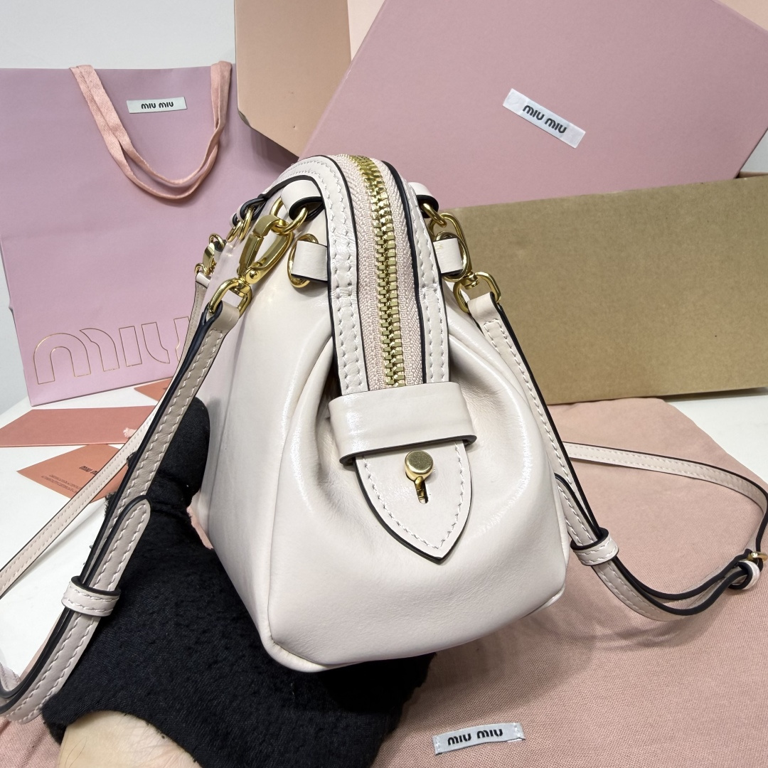 MiuMiu 5BF131 Caprice Leather Clutch White