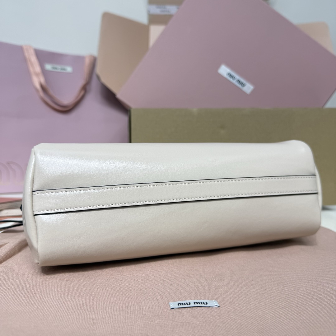 MiuMiu 5BF131 Caprice Leather Clutch White
