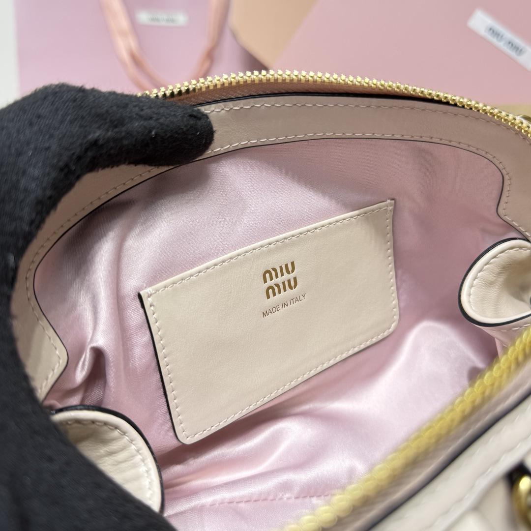 MiuMiu 5BF131 Caprice Leather Clutch White