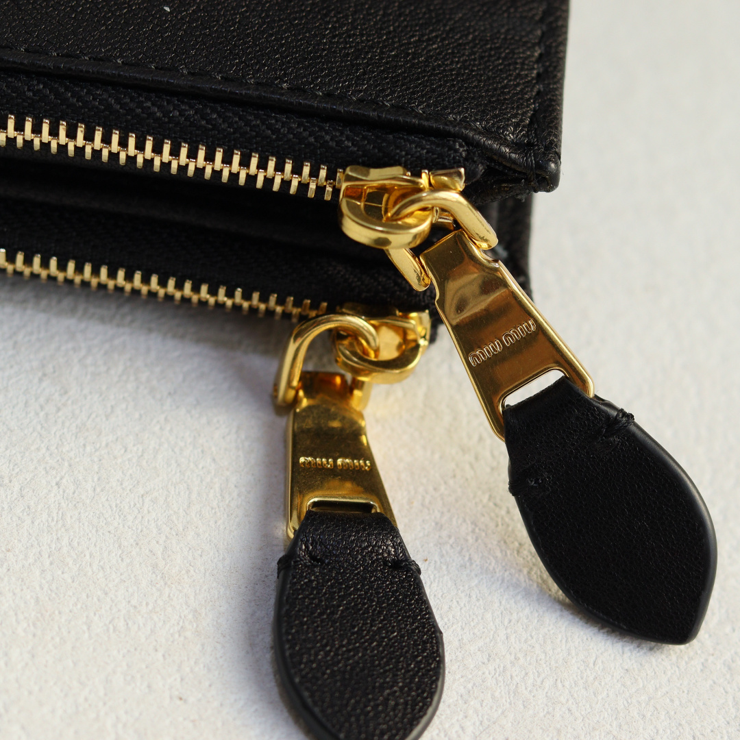 MiuMiu 5MV017 Pocket Wallet Black