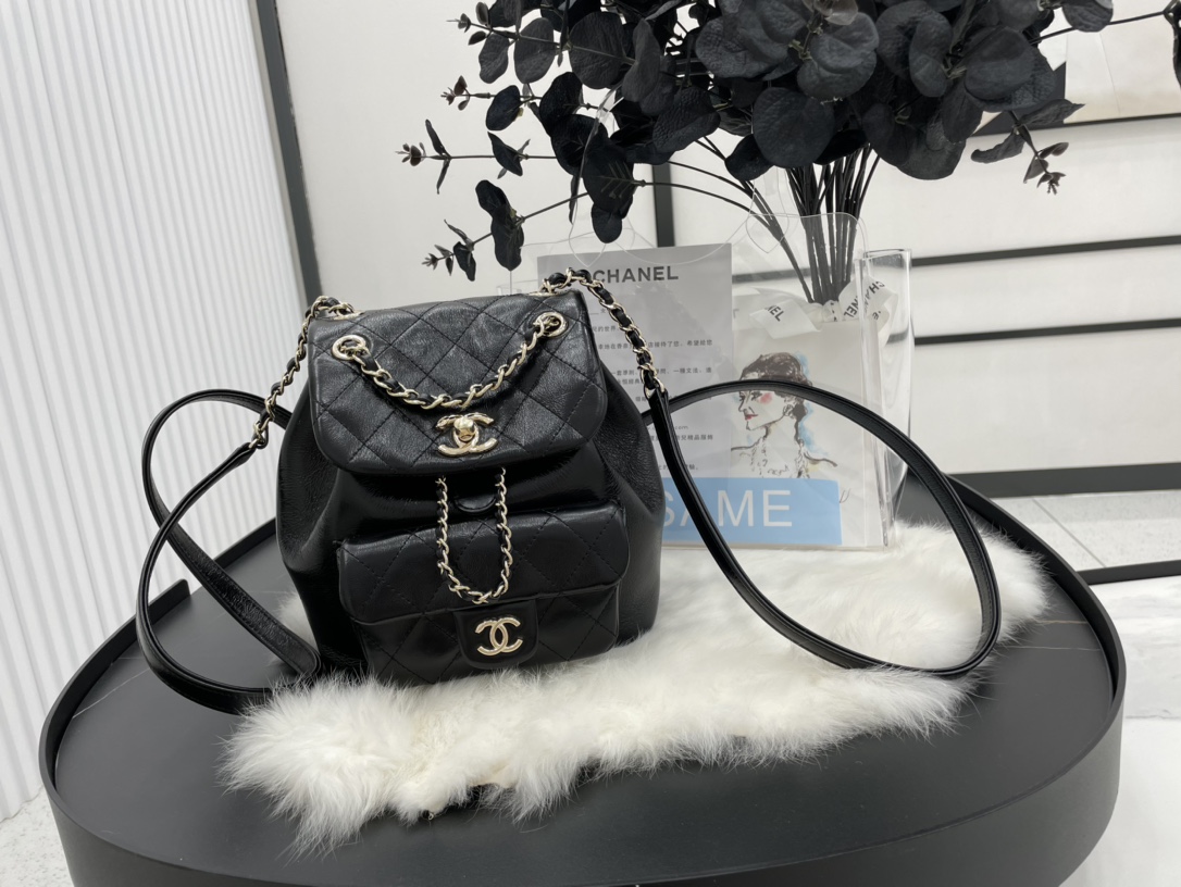 New Authentic Chanel Women Leather Backpack Black For Ladies