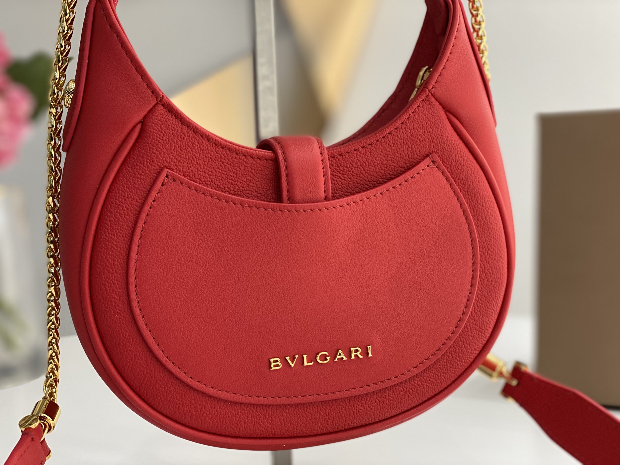 New Copy Bvlgari Serpenti Ellipse Small Crossbody Bag Red Calf Leather with Snakehead Closure For Women 19cm