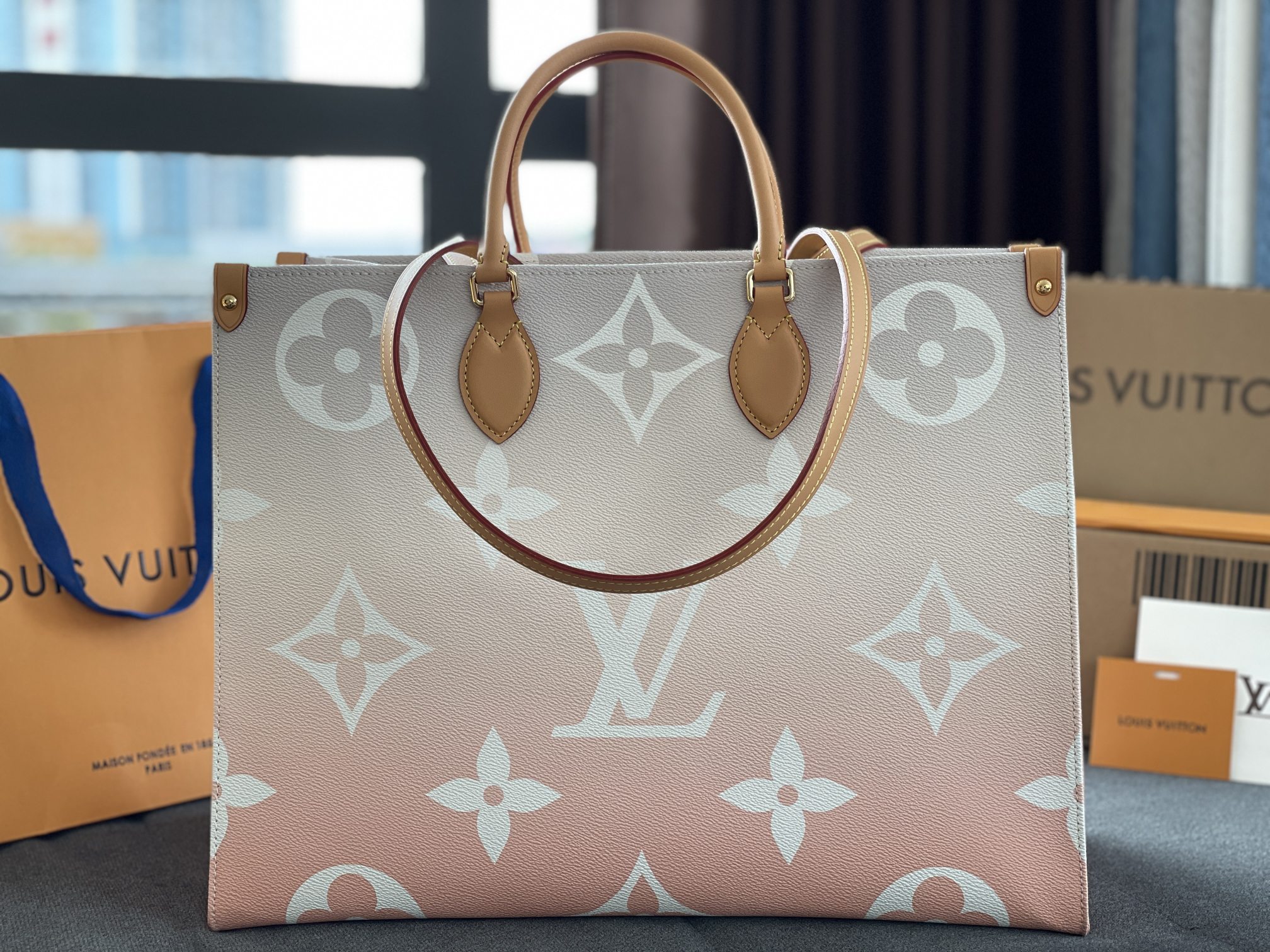 New Replica Louis Vuitton M57640 ONTHEGO GM Monogram Giant Coated Canvas Brume Gray