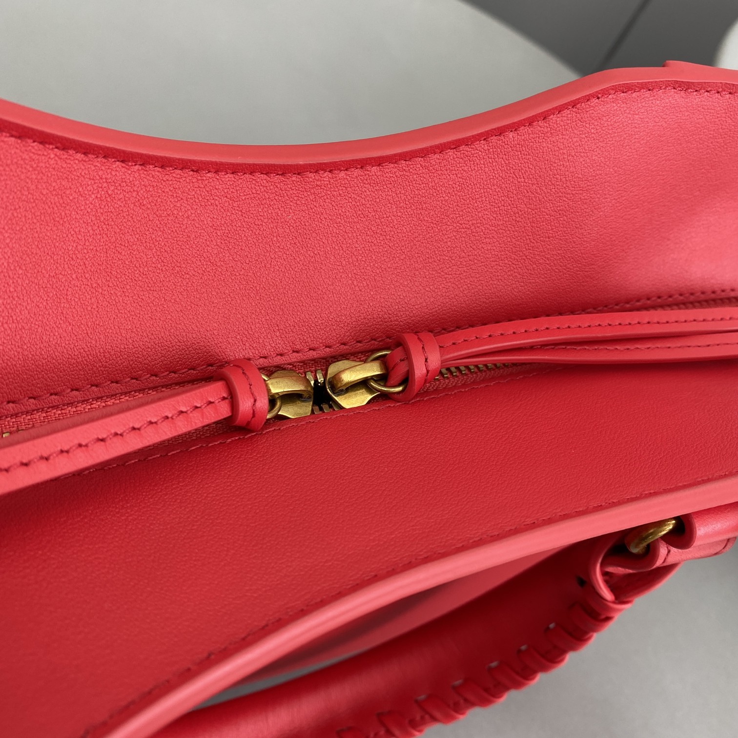 Original Copy Balenciaga Neo Classic Medium Top Handle Bag Red Smooth Calfskin