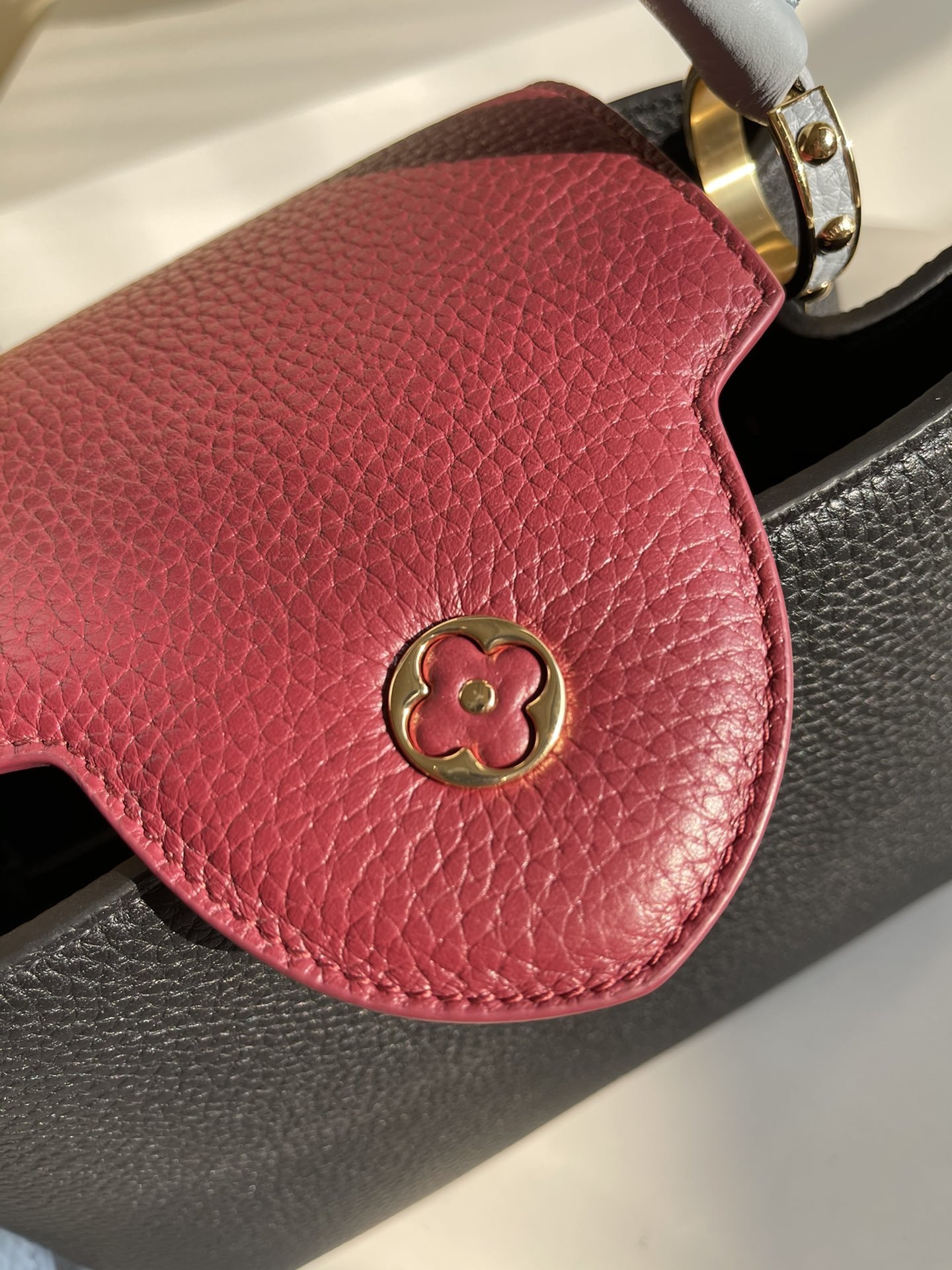 Original Copy Louis Vuitton M57221 Capucines BB Refined Colorblock Accents Taurillon Leather 27CM