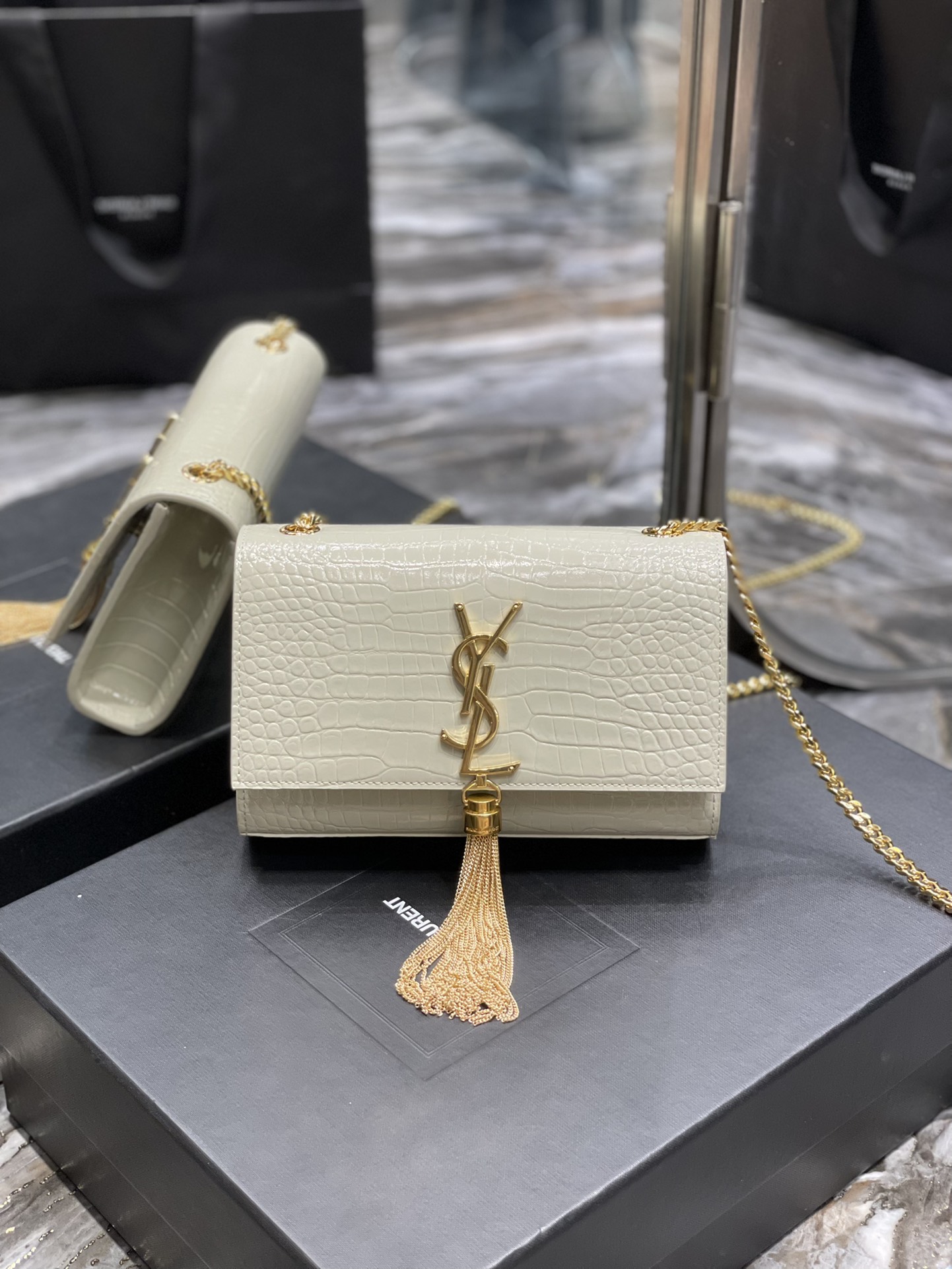 Original Copy Saint Laurent Kate Chain Wallet with Tassel in Crocodile-Embossed Shiny Leather Gold Hardware White