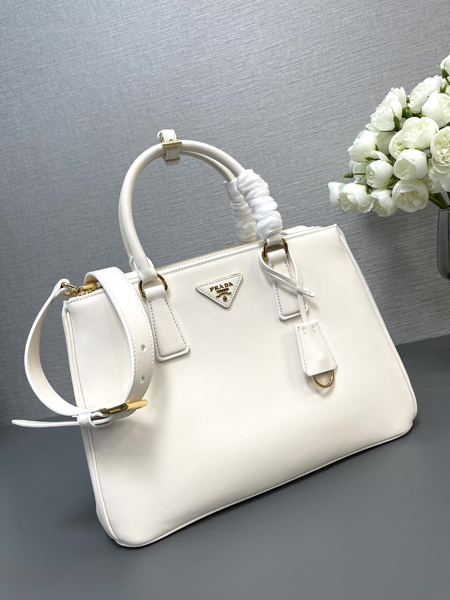 Prada 1BA274 Large Prada Galleria Saffiano Leather Bag White