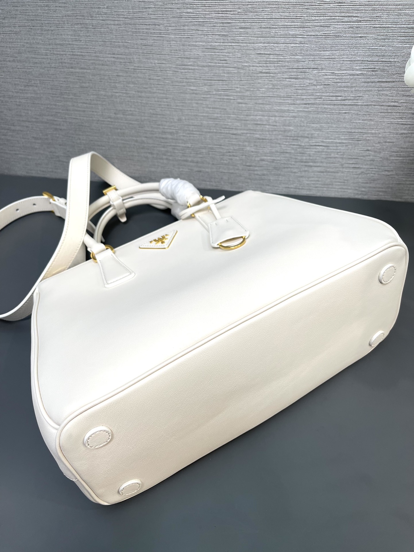 Prada 1BA274 Large Prada Galleria Saffiano Leather Bag White