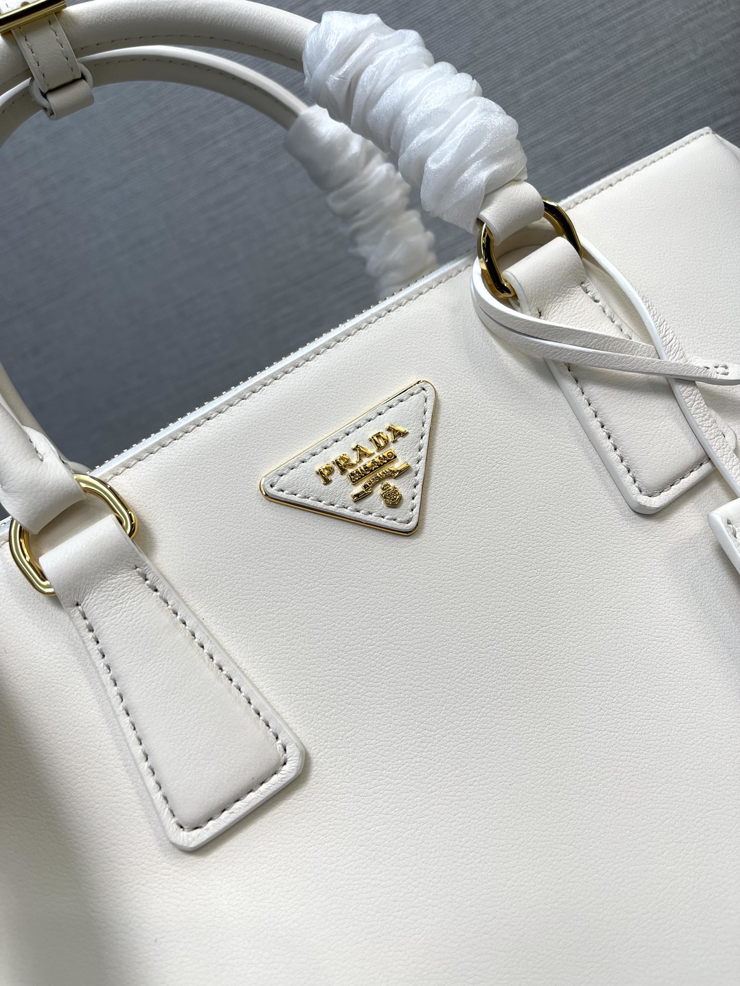 Prada 1BA274 Large Prada Galleria Saffiano Leather Bag White