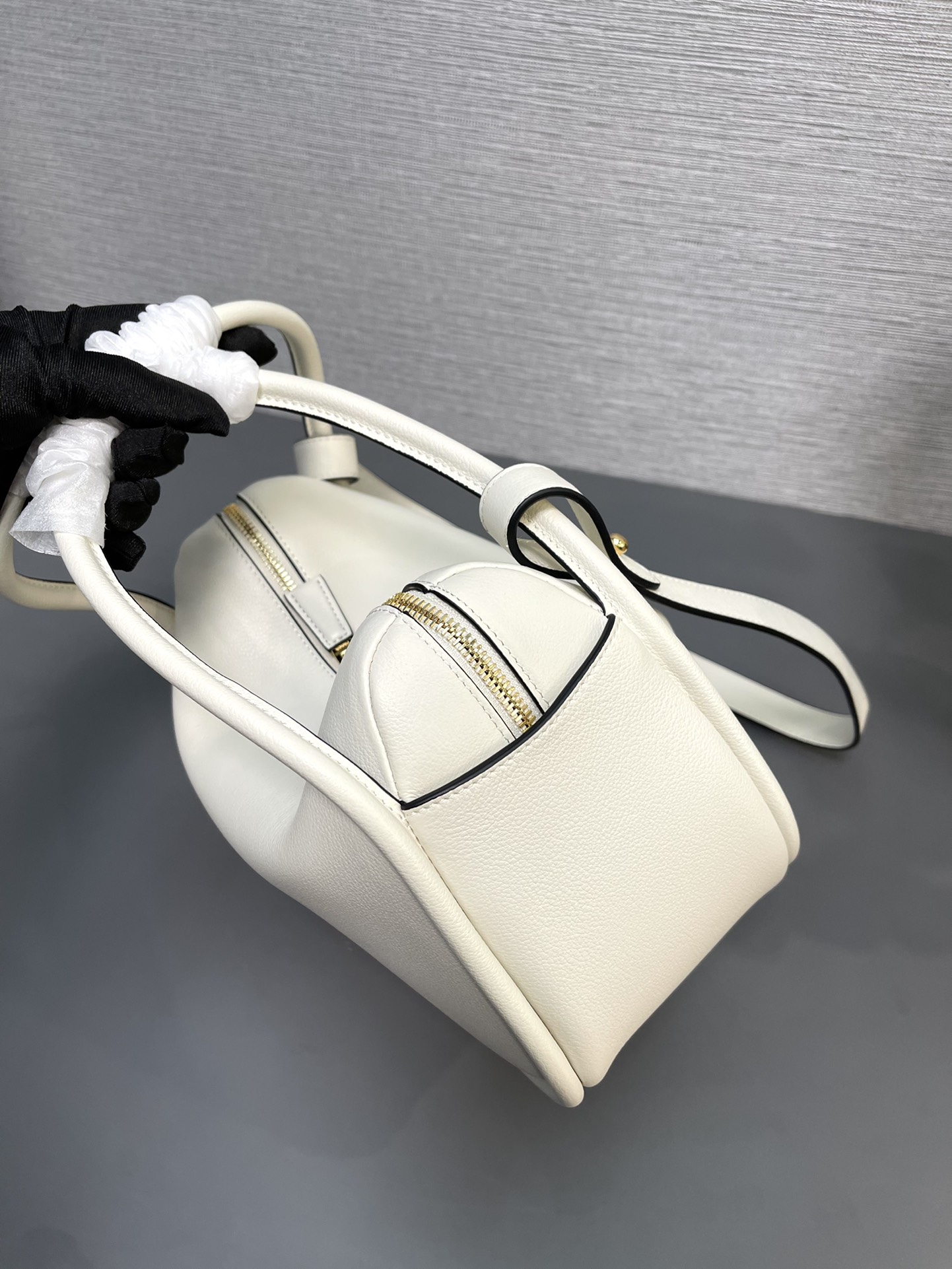 Prada 1BA451 Leather Handbag White