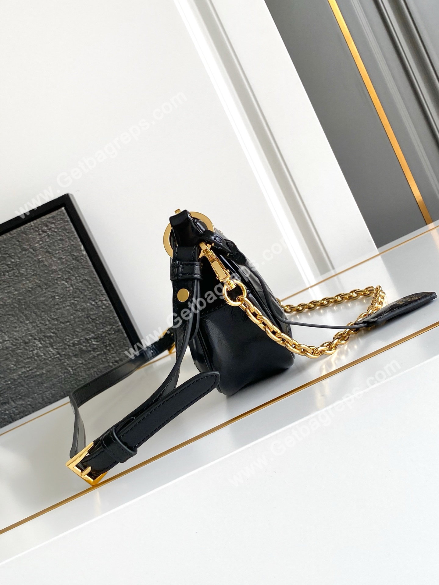 Prada 1BC221Re-Edition 2002 Medium Leather Shoulder Bag Black