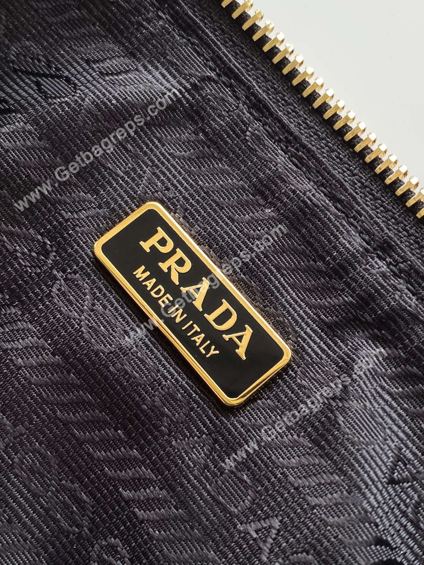 Prada 1BC221Re-Edition 2002 Medium Leather Shoulder Bag Black