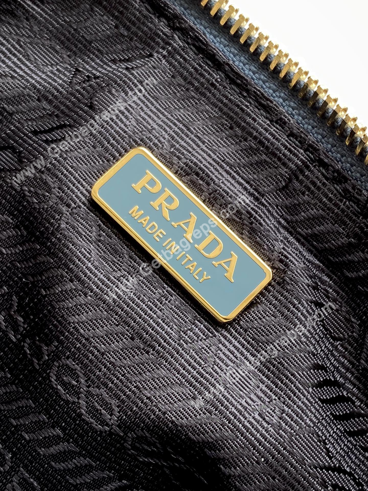 Prada 1BC221Re-Edition 2002 Medium Leather Shoulder Bag Green