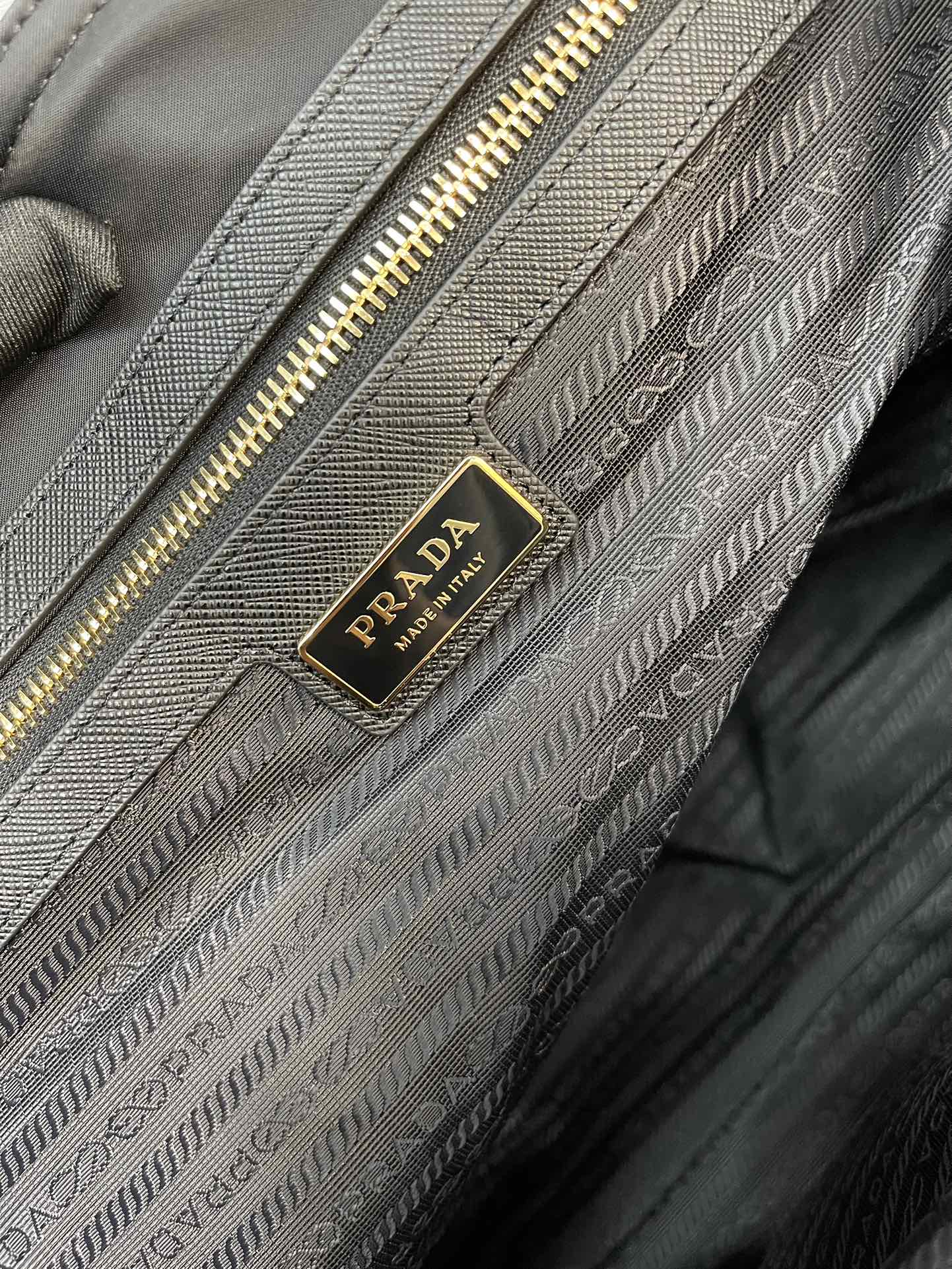 Prada 1BG527 Re-Edition 1978 large Re-Nylon and Saffiano leather tote bag Black