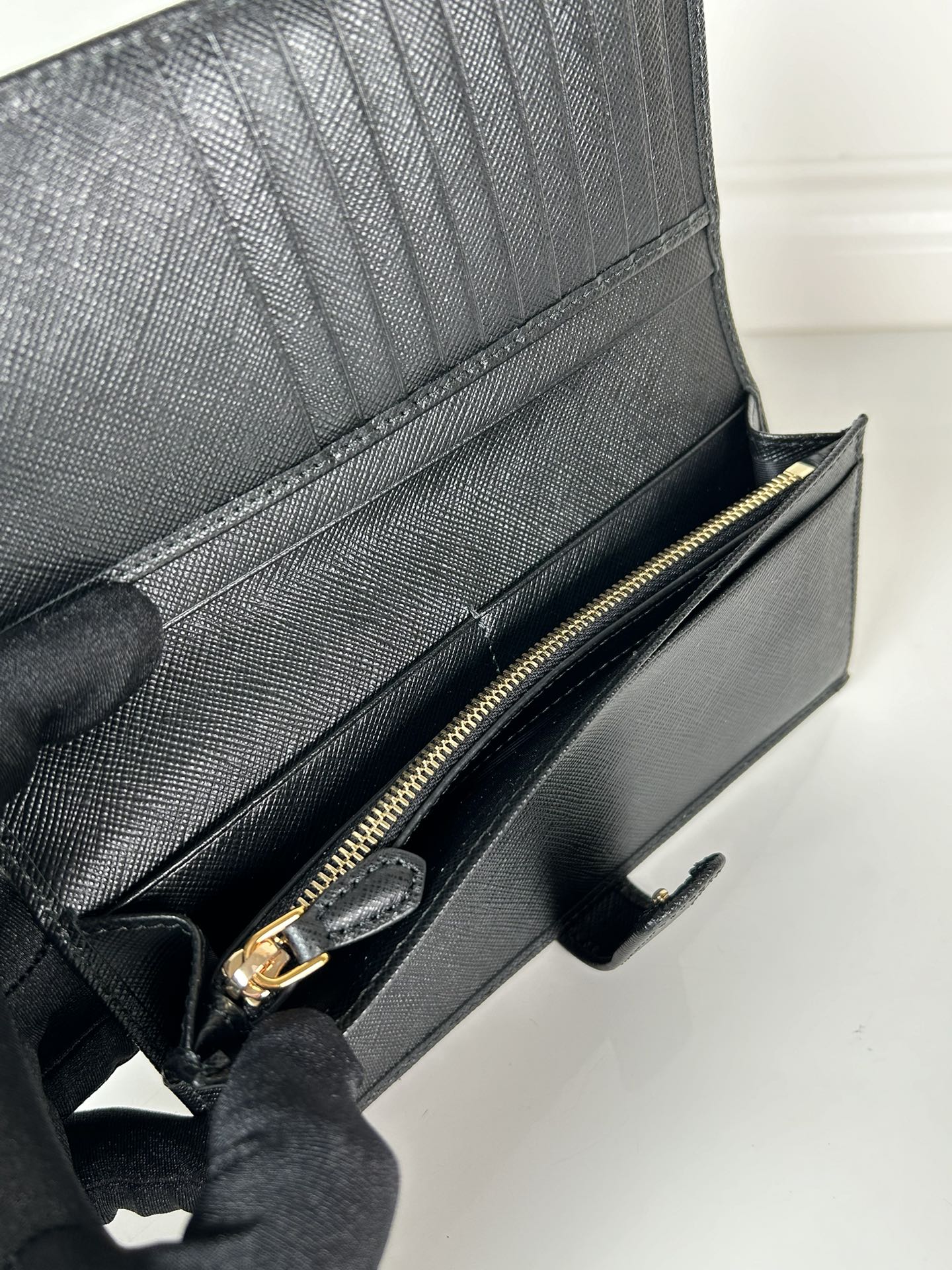 Prada 1MV025 Wallet Black