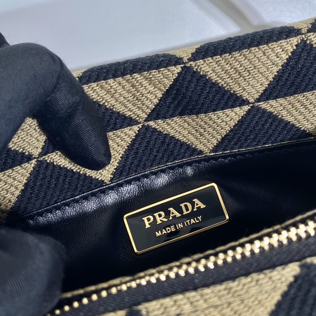 Prada Small Leather Shoulder Bag Green 1BA368