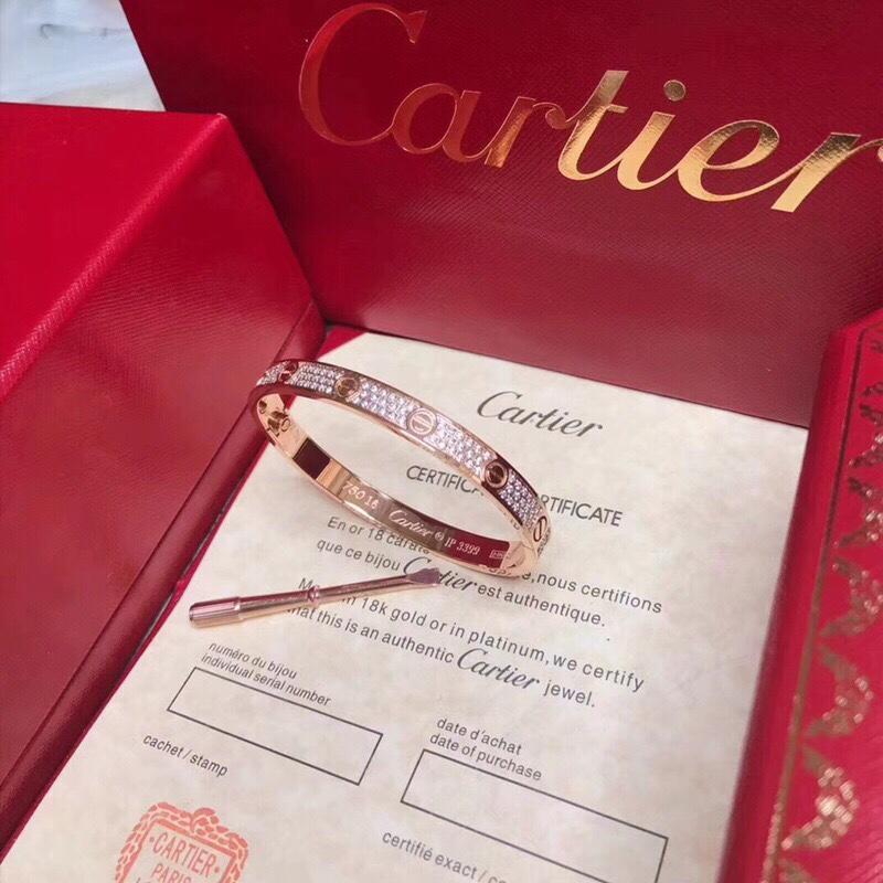 Replcia Cartier LOVE Bracelet Paved Diamonds 001