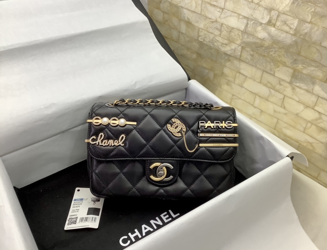 Replica 2022 Chanel Ohanel 22cm Small Flap Badge Bag Lambskin Black For Womens