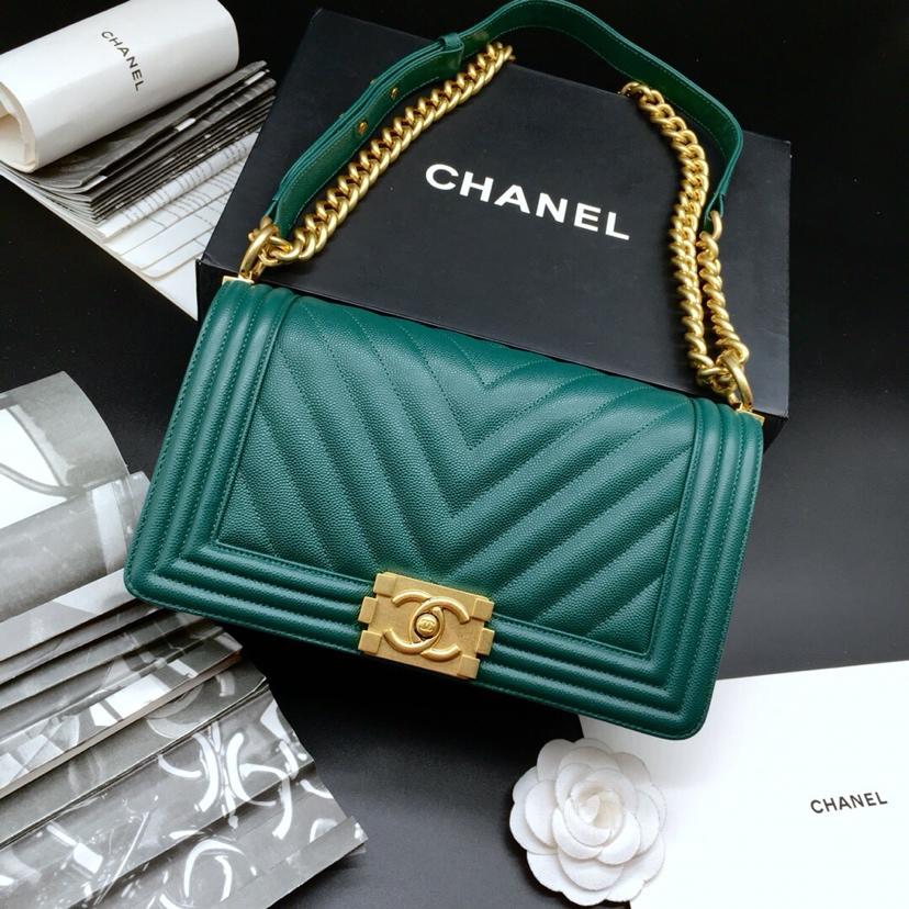 Replica 25.5cm Boy Chanel Handbag Green Grained Calfskin Gold Tone Metal