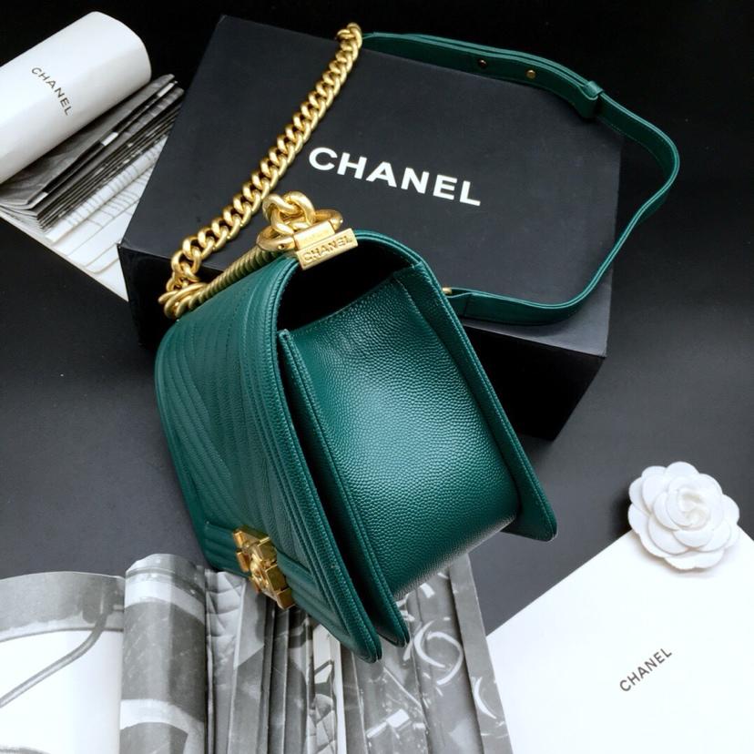 Replica 25.5cm Boy Chanel Handbag Green Grained Calfskin Gold Tone Metal