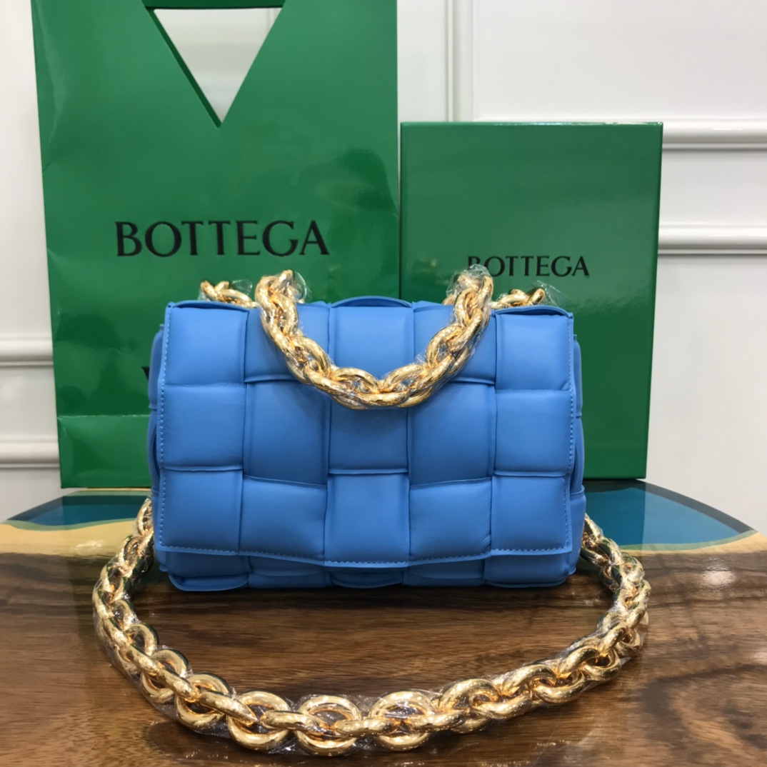 Replica Bottega Veneta Chain Cassette Cobalt