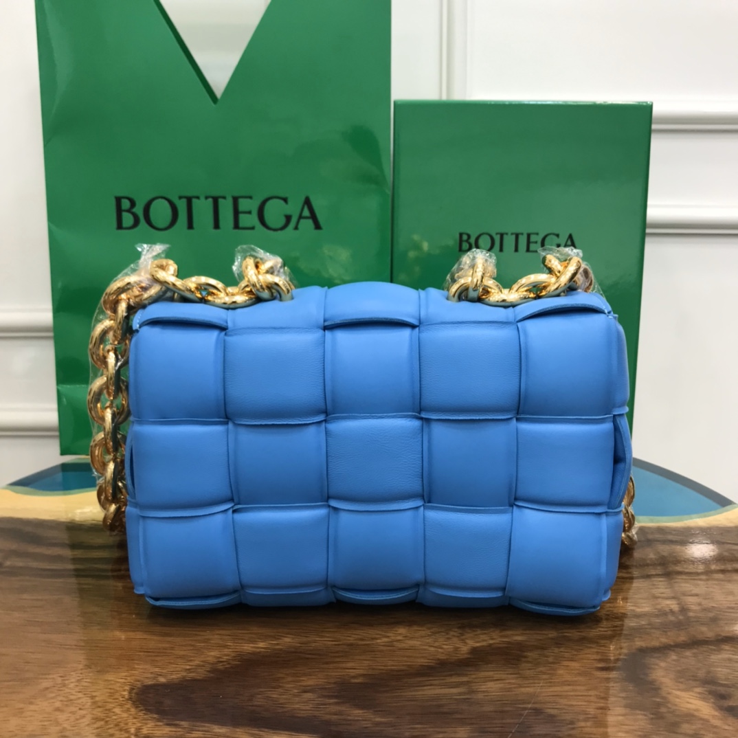 Replica Bottega Veneta Chain Cassette Cobalt