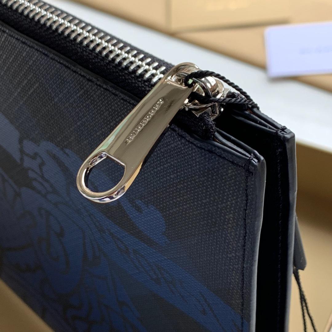 Replica Burberry Men EKD London Check Zip Pouch Blue