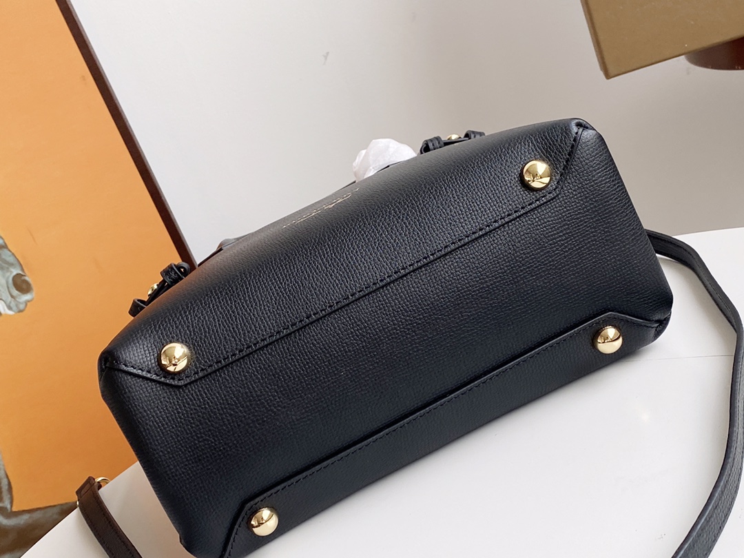 Replica Burberry Tote Bag Black Leather 26cm