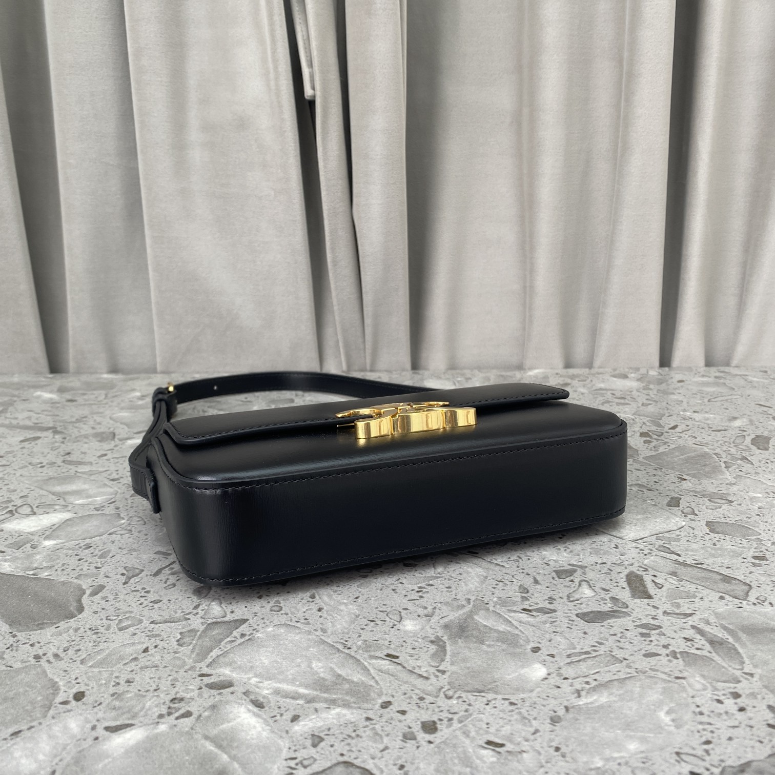 Replica Celine Triomphe Shoulder Bag In Shiny Calfskin Black